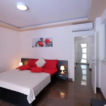 Holiday home Villa-boscari-relaxing-villa-at-the-end-of-village Rezanci