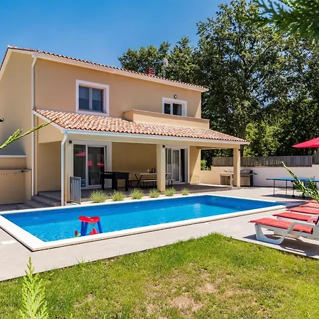 Holiday home Villa-boscari-relaxing-villa-at-the-end-of-village *