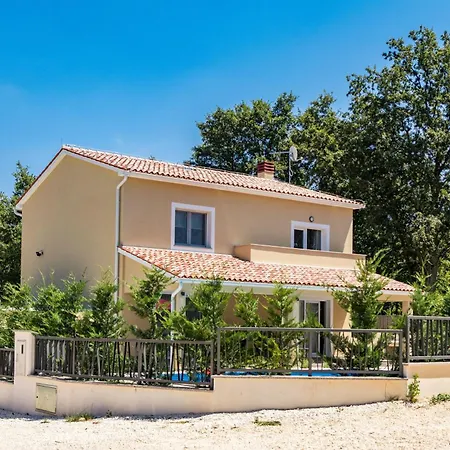 Villa-boscari-relaxing-villa-at-the-end-of-village Holiday home *